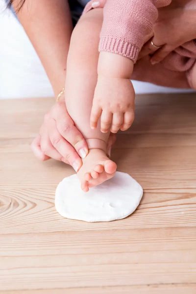 Tiny Love Simple frame wooden komplekts mazuļa pēdiņu vai rociņu nospieduma izveidošanai
