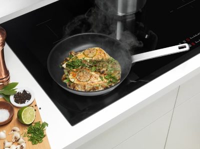 Electrolux trauku komplekts - panna (24 cm) un divi katliņi (16 cm)