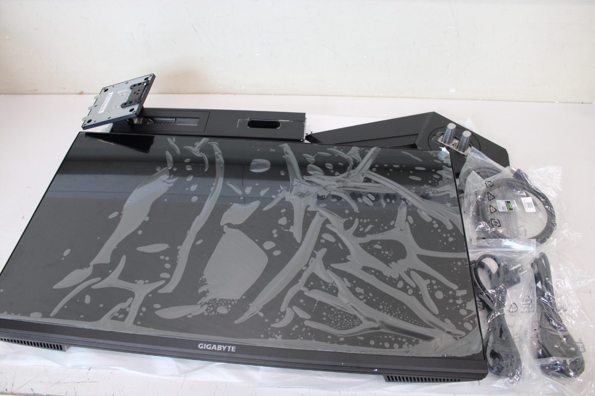 Gigabyte, M32UP EK1, 32 ", SS IPS, UHD, 160 Hz, 1 ms, 3840 x 2160 pixels, 350 cd/m², Warranty 3 month(s), REFURBISHED, USED, WITHOUT MANUAL