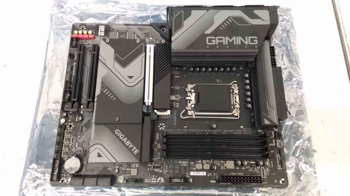 Gigabyte Z790 GAMING X 1.0 M/B, Processor family Intel, Processor socket  LGA1700, DDR5 DIMM, Memory slots 4, Supported hard disk drive interfaces 	SATA, M.2, Number of SATA connectors 6, Chipset Intel Z790 Express, ATX, USED, REFURBISHED, WITHOUT ORIGINAL PACKAGING AND ACCESSORIES, ONLY BACKPANEL INCLUDED