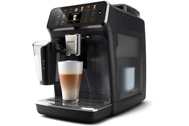 Philips | Coffee maker | EP5541/50 | Pump pressure 15 bar | Built-in milk frother | Fully Automatic | 1500 W | Black