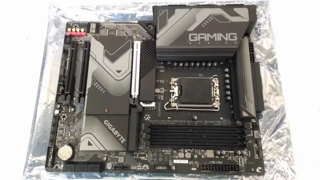 SALE OUT. Gigabyte | Z790 GAMING X AX 1.0 M/B | Processor family Intel | Processor socket  LGA1700 | DDR5 DIMM | Memory slots 4 | Supported hard disk drive interfaces 	SATA, M.2 | Number of SATA connectors 6 | Chipset Z790 Express | ATX | USED, REFURBISHED, WITHOUT ORIGINAL PACKAGING AND ACCESSORIES, ONLY BACKPANEL AND ANTENNA INCLUDED