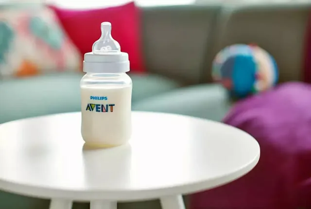 Philips Avent Pretkoliku barošanas pudelīte 260 ml, 1m+