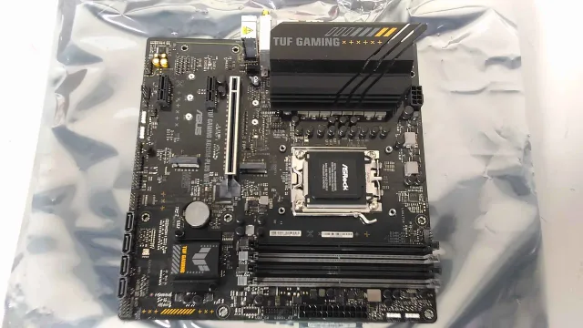 SALE OUT. Asus TUF GAMING A620M-PLUS WIFI | Processor family AMD | Processor socket AM5 | DDR5 DIMM | Memory slots 4 | Supported hard disk drive interfaces SATA, M.2 | Number of SATA connectors 4 | Chipset AMD A620 | Micro-ATX | USED, REFURBISHED, WITHOUT ORIGINAL PACKAGING AND ACCESSORIES, ONLY BACKPANEL AND ANTENNA INCLUDED