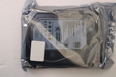 SEAGATE ST2000VX017 SkyHawk Surveillance 2 TB, 256 MB, SATA 6Gb/s, SALE OUT. Seagate ST2000VX017 SkyHawk Surveillance, 2000 GB