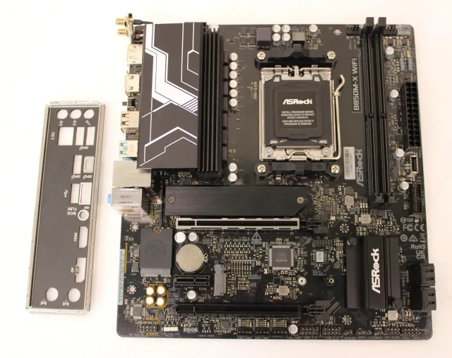SALE OUT. ASRock USED, REFURBISHED, WITHOUT ANTENA. ACCESSORIES, ONLY BACKPANEL INCLUDED